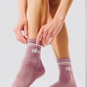 ALO Yoga Unisex Purple Socks